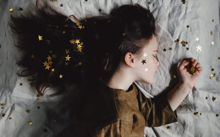 Girl-sleeping-with-stars-2048x1720 (1)